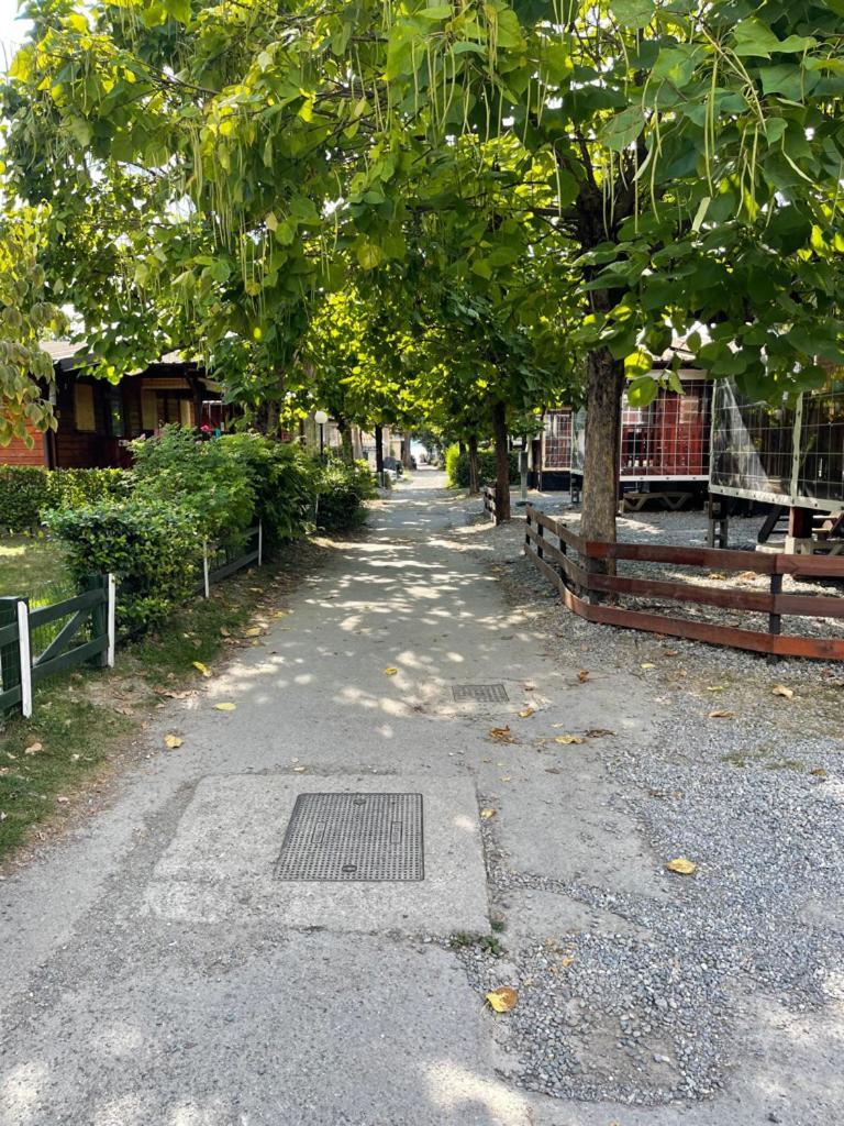 Mobile Home Italy Porlezza Buitenkant foto